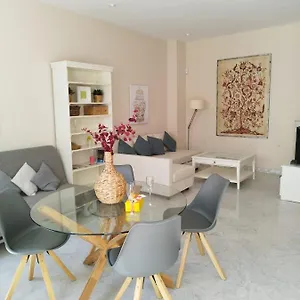 Apartment Cathedral